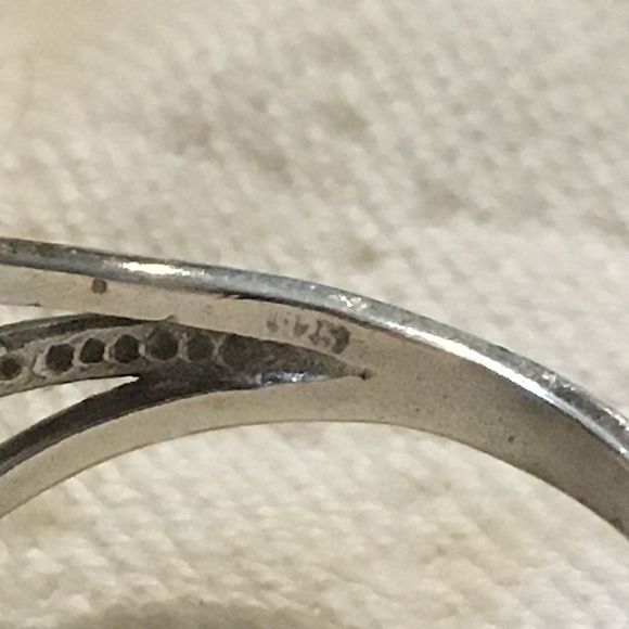 Vintage Sterling Silver and Three Shades of Amber Statement Ring - Picture 9 of 13